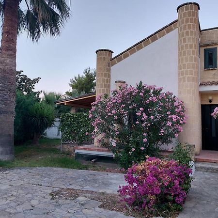 Mansarda Con Terrazzino Hotel Campofelice Di Roccella Bagian luar foto