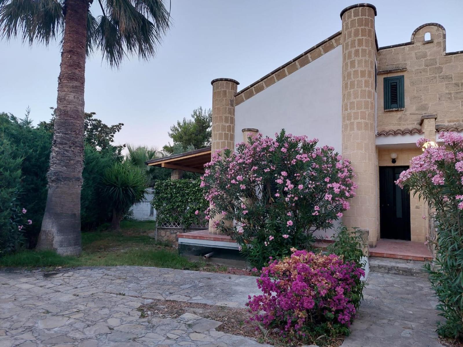 Mansarda Con Terrazzino Hotel Campofelice Di Roccella Bagian luar foto